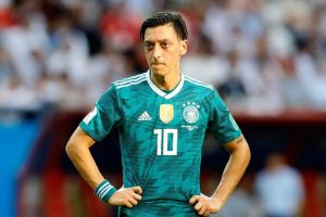 Arsene Wenger: Almanya'nın Mesut &Ouml;zil'e ihtiyacı olduğunu d&uuml;ş&uuml;n&uuml;yorum
