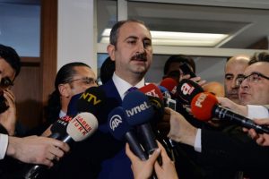 Bakan G&uuml;l'den o hakime teşekk&uuml;r