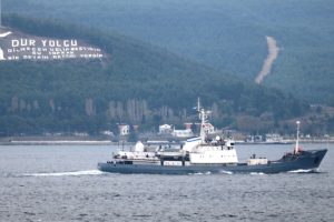 Rus askeri gemisi boğazdan ge&ccedil;ti