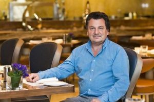 Vedat Milor'dan dolandırıcı uyarısı