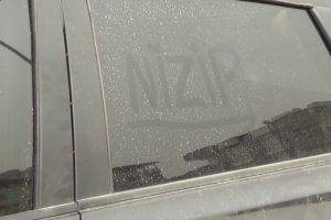 Toz bulutundan ara&ccedil;lar etkilendi