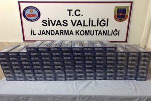 Jandarma ka&ccedil;ak&ccedil;ılara g&ouml;z a&ccedil;tırmıyor