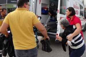 Bursa'da iki otomobil &ccedil;arpıştı: 2 yaralı