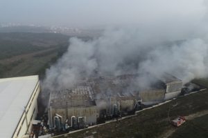 Bursa'da fabrika yangının boyutu gün ağarınca ortaya çıktı