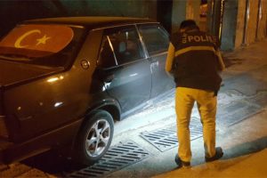 Babasına yemek g&ouml;t&uuml;r&uuml;rken kurşun yağmuruna tutuldu