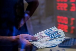 Sendikalardan asgari &uuml;crete &ccedil;ifte zam talebi