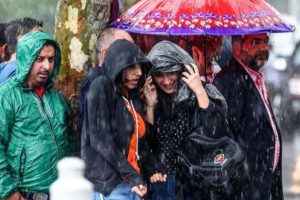 Meteoroloji sağanak yağış i&ccedil;in uyardı