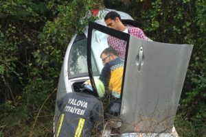 Yalova'da otomobil takla attı: 1 yaralı