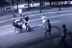 Motosikletli gasp girişimi sivil polislere takıldı