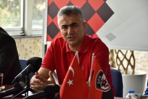 Sahada babama acımam