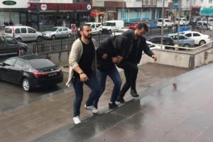 'Palalı' soyguncu tutuklandı