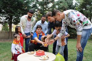 Kayserispor'dan &ouml;zel &ccedil;ocuklara ziyaret