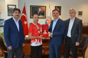 Bursa Gemlik Belediye Başkanı Yılmaz d&uuml;nya &uuml;&ccedil;&uuml;nc&uuml;s&uuml;n&uuml; ağırladı