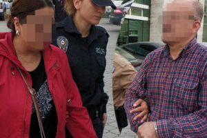 Karı-koca marketteki g&uuml;venlik kamerasına takılınca...