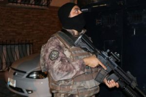 Bylock kullananlara şafak baskını