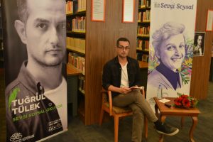 Tuğrul T&uuml;lek'ten Bursa'da &ouml;ğrencilere Sevgi Soysal &ouml;yk&uuml;leri &nbsp;
