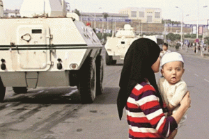 Uygur T&uuml;rklerini zorla kamplara g&ouml;t&uuml;r&uuml;yorlar!