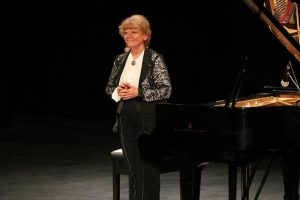 İdil Biret'ten hasta &ccedil;ocuklar yararına konser