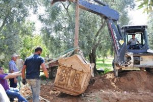 Bursa'da kamulaştırılan tarlada 3. lahit için kazılar yeniden başladı