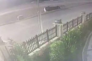 Kontrolden &ccedil;ıkan ara&ccedil; yan yattı