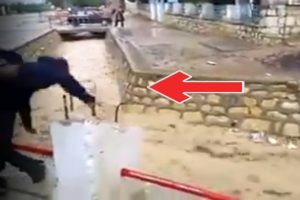 Arkadaşını kanala itti