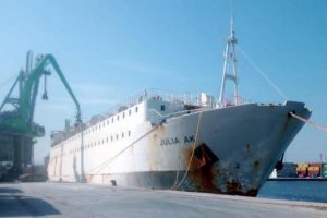 İzmir'e indirilmeyen anguslar İskenderun yolunda