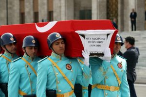 Oya Akg&ouml;nen&ccedil; son yolculuğuna uğurlandı