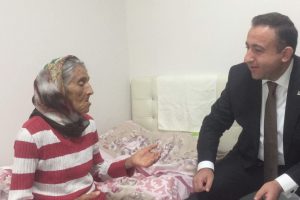 Türkiye'yi ağlatan Bursalı yaşlı kadına ziyaret