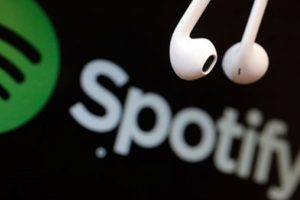 Spotify kullanıcılarına akıllı saat m&uuml;jdesi