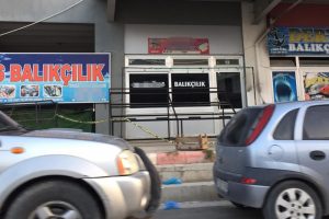 Evlenmek &uuml;zere olduğu kadını başka biriyle g&ouml;r&uuml;nce...