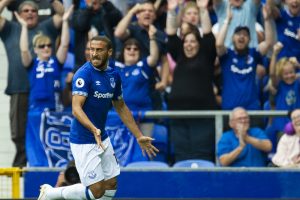Cenk Tosun boş ge&ccedil;medi