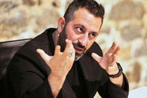 Cem Yılmaz: M&uuml;zik zor iş