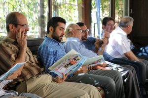 Bu kıraathanede &ccedil;ay simit &uuml;cretsiz