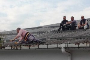 &Ccedil;atı ustasının aldığı &ouml;nlem 'pes' dedirtti