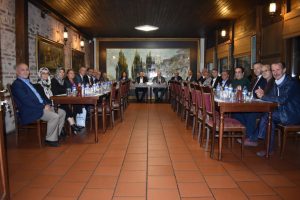 S&uuml;leyman Şahin'den emekli personele plaket