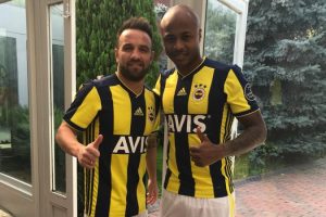 Ayew ile Valbuena'dan formalı poz