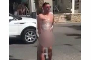 &Ccedil;ırıl&ccedil;ıplak soyulup ağaca bağlandı!