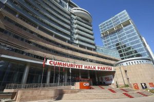 CHP emeklilikte yaşa takılanlara &ccedil;&ouml;z&uuml;m istiyor