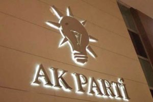 AK Parti grup toplantısında İngilizce ve Arapça yayın olacak
