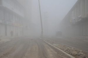 Yoğun sis s&uuml;r&uuml;c&uuml;lere zor anlar yaşattı