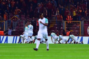 Chedjou'dan eski dosta saygı