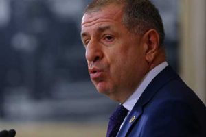 &Uuml;mit &Ouml;zdağ'dan Ahmet Davutoğlu'na: ''Korkak!''