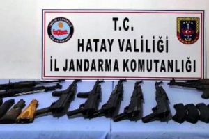Toprağa g&ouml;m&uuml;l&uuml; uzun namlulu 9 silah ele ge&ccedil;irildi