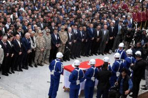 Şehit Uzman Onbaşı, g&ouml;zyaşlarıyla uğurlandı