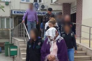 Bursa'da uyuşturucu operasyonu: 11 kişi g&ouml;zaltında