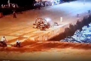 Forklift teknikerin &uuml;zerine d&uuml;şt&uuml;