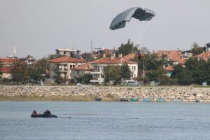 Hava Kuvvetlerinden g&ouml;lde tatbikat