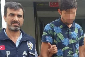 Aynı okulu ikinci kez soyan hırsız polisten ka&ccedil;amadı