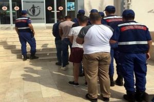 G&ouml;&ccedil;men ka&ccedil;ak&ccedil;ıları tutuklandı