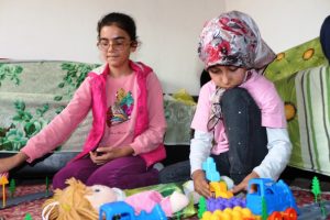 Ortaokul &ouml;ğrencileri 9 Afgan &ccedil;ocuğu sevindirdi